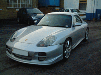 Porsche 996 avec face avant look GT2
