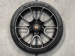Jeu de roues 20"/21" Turbo S Exclusive Design High-Gloss Black avec pneus été pour 992 Turbo / Sport Classic