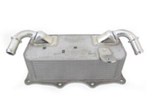 Échangeur de chaleur d'huile moteur. Porsche 958 Cayenne / 970 Panamera - 94810728121, 94810728122