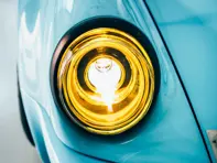 LED Scheinwerfersatz mit gelbem Reflektor und klarer Linse RHD. Porsche 911 / 964 - 91163111202, 91163102300, 91163111200