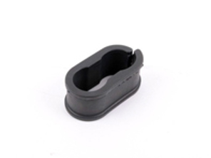 Support en caoutchouc pour tuyau de refroidisseur d'huile. Porsche 911 1984-89 - 93020726501, 93020726500