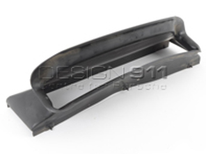 Guide de débit d'air du radiateur central. Porsche 996 2002>> - 99657514104