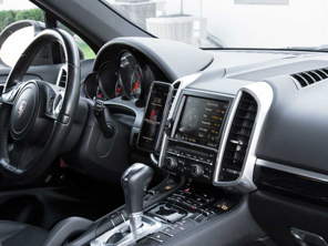 ExactFit magnetische Telefonhalterung. Porsche 958 Cayenne - PM01.05, PM0105