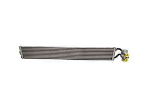 Beschadigde oliekoeler van de versnellingsbak. Porsche 958 Cayenne Tiptronic - 95831701902, 95830701501, 95830701500 - CLC108000P