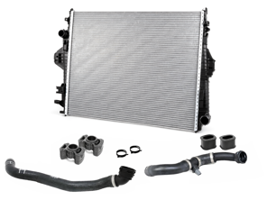 Radiatore acqua con tubi flessibili, centro. Porsche 958 Cayenne 4.8L 2011-18 - 95810613200, 95810640200, 95810640100