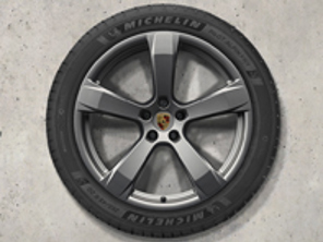 Cerchi in lega Macan Sport da 20' e pneumatici invernali originali Porsche - 95B044650C