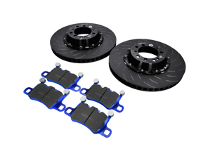 Disco freno posteriore flottante in due pezzi EBC Racing e kit pastiglie bluestuff. Porsche 991 turbo / 981 Cayman GT4 - P2DK042B, 99135240703, 99135240803, 99135294705 - DP52207NDX, SG2F012