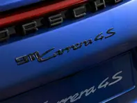Badge arrière '911 CARRERA 4S', en Noir Brillant. Porsche 992 (911) - 992044822041