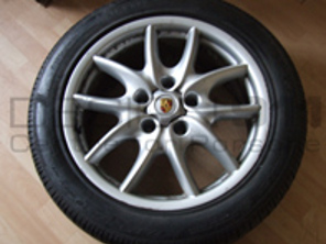 Originele Porsche Cayenne lichtmetalen velg 9J 19' ET60 inclusief Pirelli Rosso band - 9553621