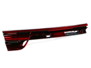 Sezione interna della luce posteriore standard. Porsche 971 Panamera con guida a destra - 714020760702, 714020760802, 971945207D, 971945208D