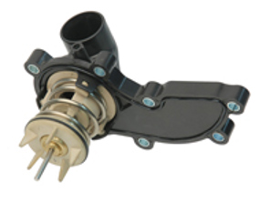 Boîtier de thermostat de pompe à eau avec insert. Porsche 958 Cayenne hybride / 970 Panamera hybride - 95810603202, 95810603201, 95810603200, 06E121111AL - URO-012414