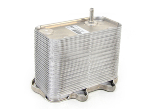 Radiateur Refroidisseur d'huile sur le moteur. Porsche 997 3.8L - 99710702500, 99710702502 - 8MO376729621
