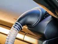 Adaptateur d'air pulsé pour le refroidissement du casque. Porsche 718 Cayman - SRCDCFCAVA
