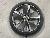 Cerchi in lega Taycan da 21' dal design esclusivo e pneumatici estivi Originali Porsche - 9J1073660Q