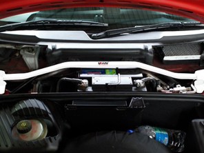 Strebe vorne. Porsche 987 Boxster - Ultra-Rennen - TW21860, TW2-1860