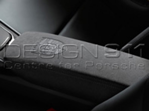 Coperchio del vano portaoggetti consolle centrale ALCANTARA NERO con stemma PORSCHE. Porsche 991.2 / 982 Boxster / 982 Cayman - 9P1857151C2W0