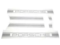 Franjas decorativas laterales con logo PORSCHE. Porsche 9YA Cayena - 9Y008887017, 9Y008887018, 9Y008887019, 9Y008887020, 9Y0088095B, 9Y0088095D, 9Y0088095C, 9Y0088095E