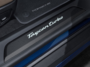 Seitenschwellerleisten in Carbon matt mit Schriftzug, beleuchtet. Porsche Taycan 2020>> - 9J1073800A, 9J1073800B, 9J1073800C