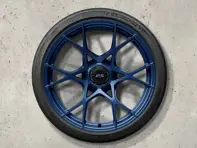 20" 718 Cayman GT4 RS Satz geschmiedeter Aluminiumfelgen, in Indigoblau. Original Porsche - 98204460304, 98204460314