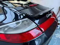 Aileron arrière Duck Tail (Ducktail) RS avec 3ème trou de feu stop Porsche 996