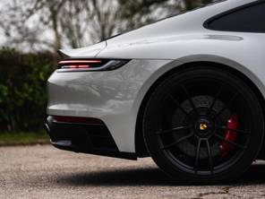Spoiler posteriore ducktail in fibra di carbonio. Porsche 992 Coupe - 992827952G2X, 992827847BG2X, 992827952DG2X - 992.23.04.PR, 992.23.04.VGC, 992.23.04.BC