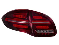 Heldere / rode lens en zwarte voet achterlicht / lampenset. Porsche Cayenne 958 2012-14 - 95804490026